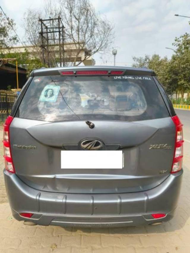 https://images10.gaadi.com/usedcar_image/4596970/original/processed_25c7493a-540d-4617-bd56-f6222e0cebb5.jpg?imwidth=6401