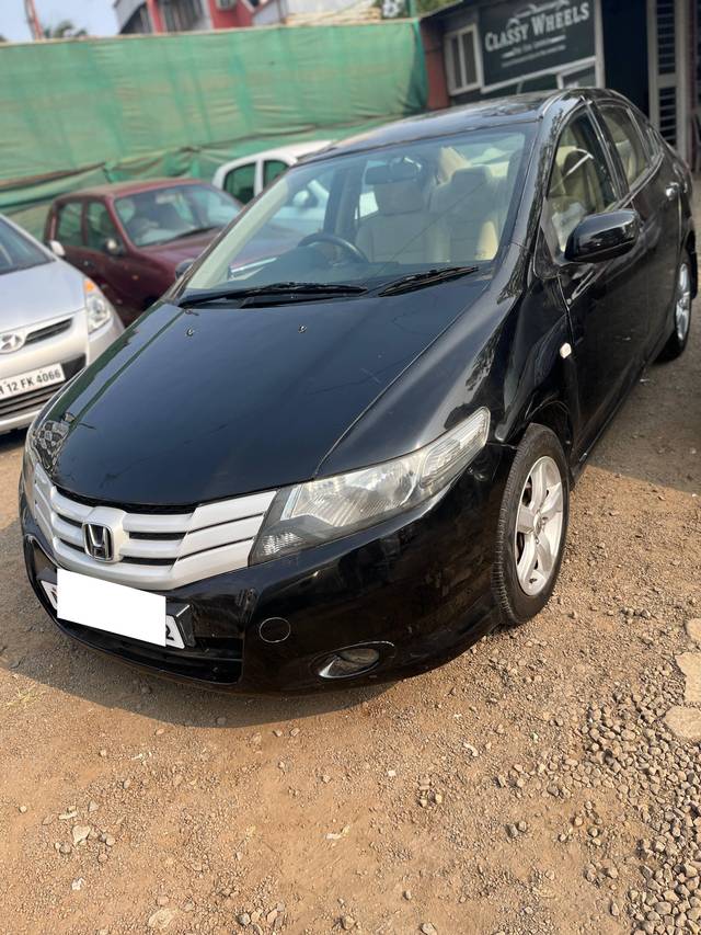 https://images10.gaadi.com/usedcar_image/4596975/original/processed_af775d81-4329-43b3-87ba-efceb72b3ebc.jpg?imwidth=6402