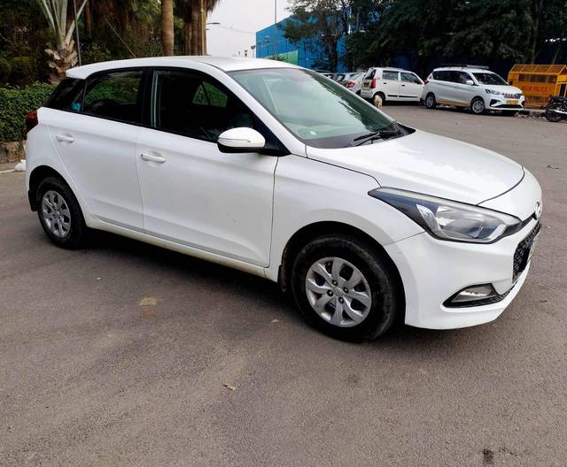 https://images10.gaadi.com/usedcar_image/4596988/original/processed_7f1f5268931faf0e7b019e63bb132881.jpg?imwidth=6400