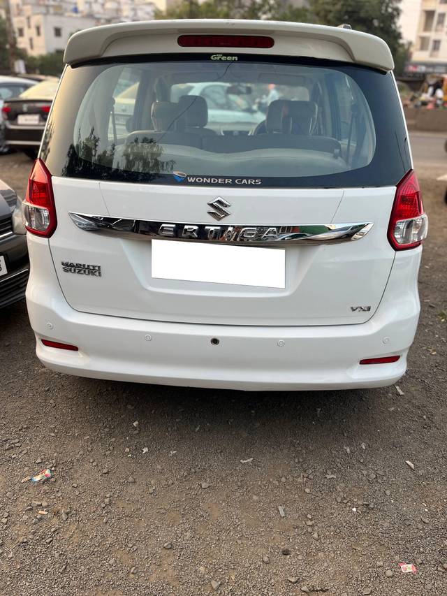 https://images10.gaadi.com/usedcar_image/4596993/original/processed_7f985e94-1ef2-449c-9838-a786473df747.jpg?imwidth=6401