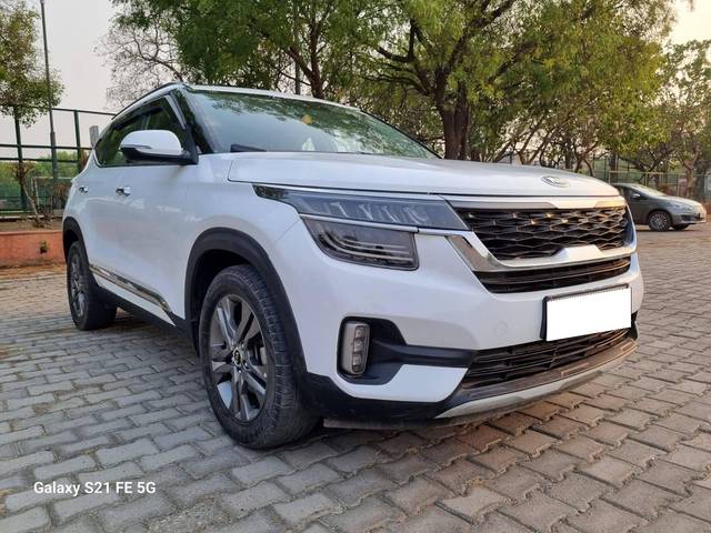 https://images10.gaadi.com/usedcar_image/4596997/original/processed_4f9f61cdfcc2971c3d87cc9e28a16f74.jpg?imwidth=6400