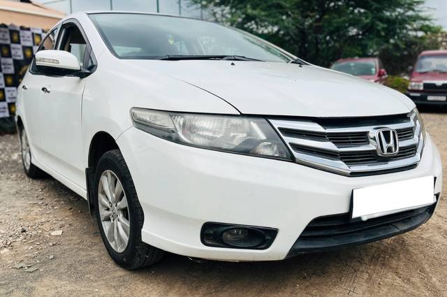 https://images10.gaadi.com/usedcar_image/4596999/original/processed_23ad45f3-63eb-4adf-8b7c-b34c7d9cffd2.jpg?imwidth=6400
