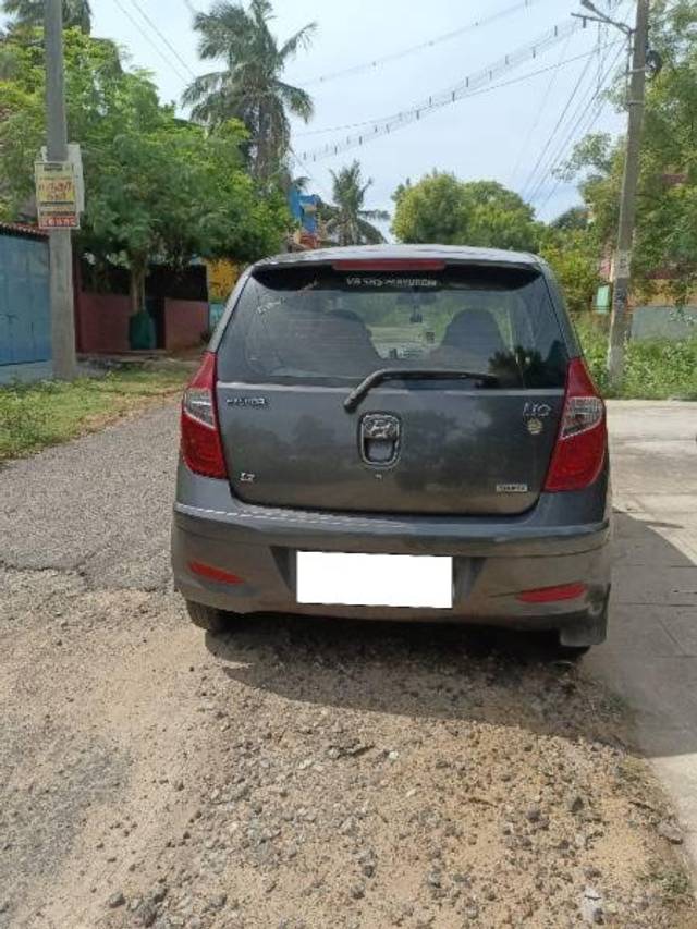 https://images10.gaadi.com/usedcar_image/4597002/original/processed_b991c720-aa15-46d9-8af6-368c55bbe313.jpg?imwidth=6402
