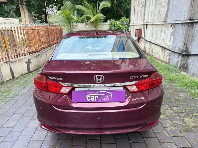 https://images10.gaadi.com/usedcar_image/4597024/original/processed_fd2abc3fbc8f587a7ca67dec3bf99164.jpg?imwidth=6401
