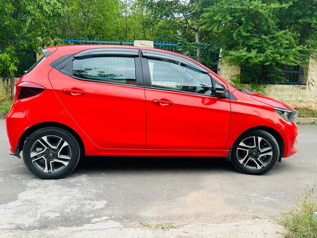 https://images10.gaadi.com/usedcar_image/4597080/original/16b7c21e72df1c103096edfb591a2ef7.jpg?imwidth=6401