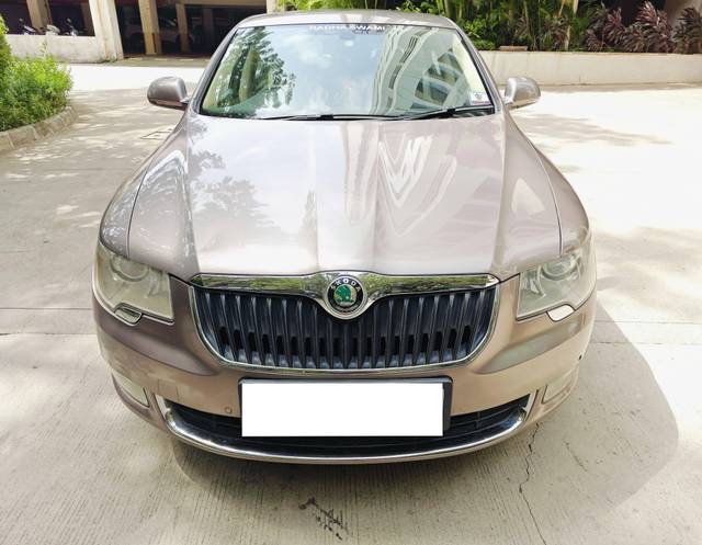 https://images10.gaadi.com/usedcar_image/4597086/original/processed_373bbee0-3355-4737-96c0-e161e1cca1fb.jpg?imwidth=6400