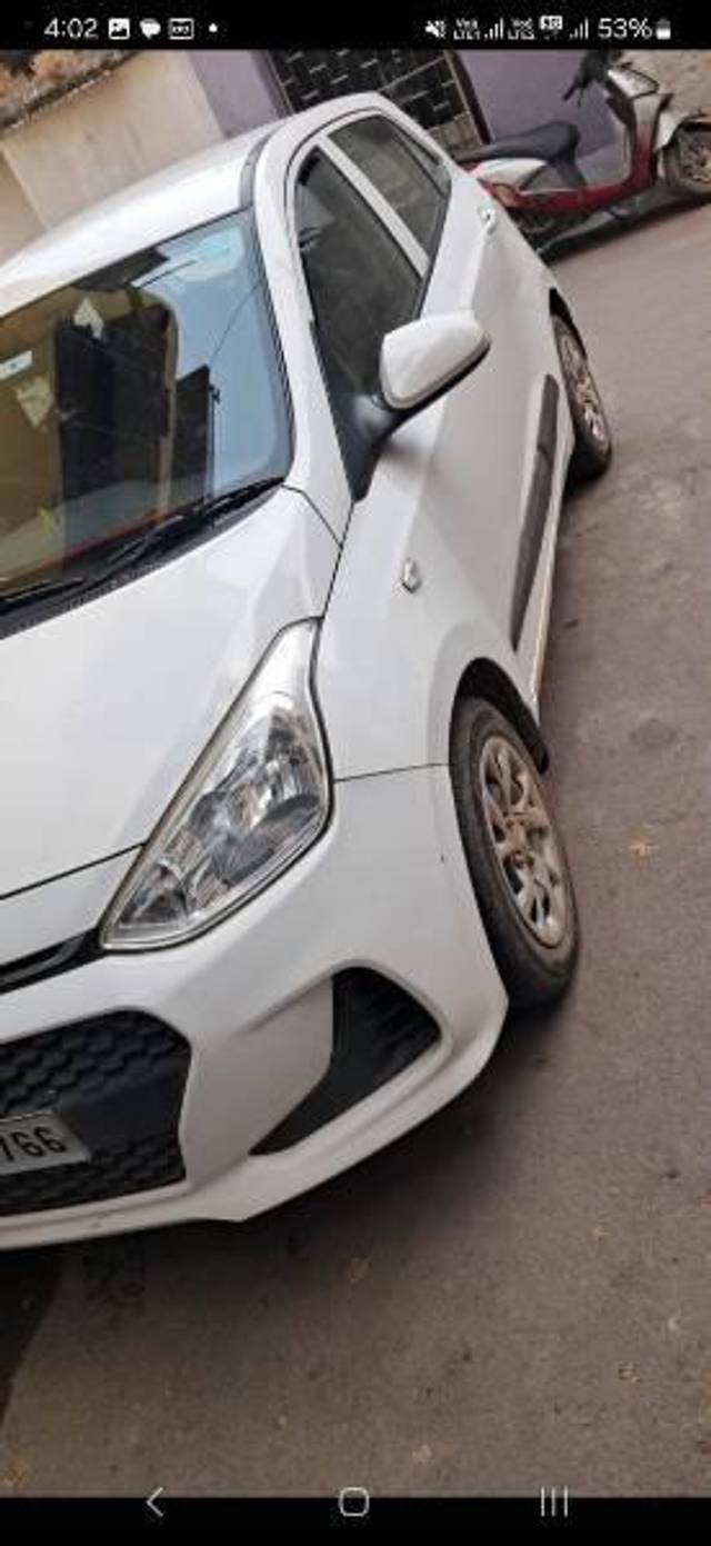 https://images10.gaadi.com/usedcar_image/4597088/original/processed_ddc59820-b8e7-4bcd-b140-b4d044b13e22.jpg?imwidth=6400