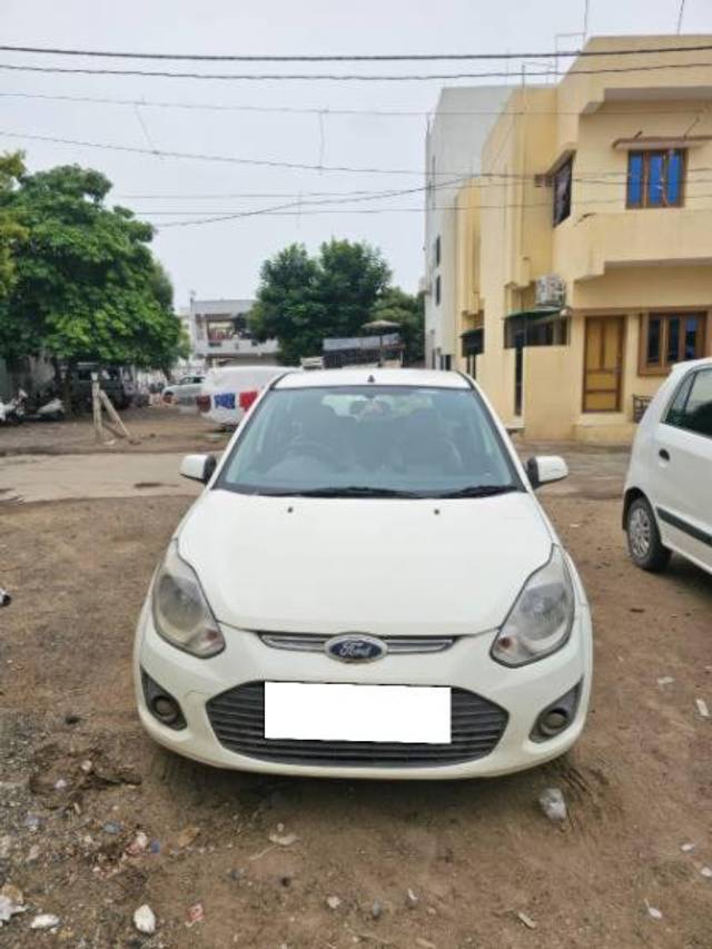 https://images10.gaadi.com/usedcar_image/4597089/original/processed_b9eae59d-44d2-4c11-bb60-4797c6168a5f.jpeg?imwidth=6402