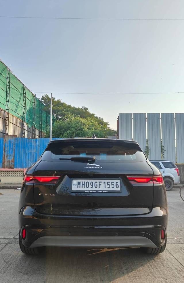 https://images10.gaadi.com/usedcar_image/4597093/original/processed_ec6f76c64c93546c90b68373772371b3.jpg?imwidth=6402