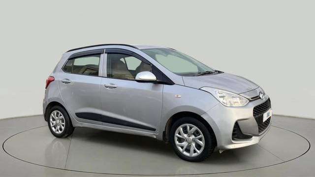 https://images10.gaadi.com/usedcar_image/4597102/original/4b68175f19c37fef4d55ff24a810cae2.jpg?imwidth=6400