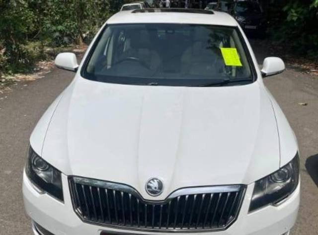 https://images10.gaadi.com/usedcar_image/4597110/original/processed_9b7ce79282880ac27025dc82ade3c101.jpeg?imwidth=6400
