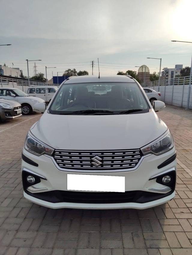 https://images10.gaadi.com/usedcar_image/4597114/original/processed_aa20d7d8d2734e1b1752890f3bf70695.jpg?imwidth=6400