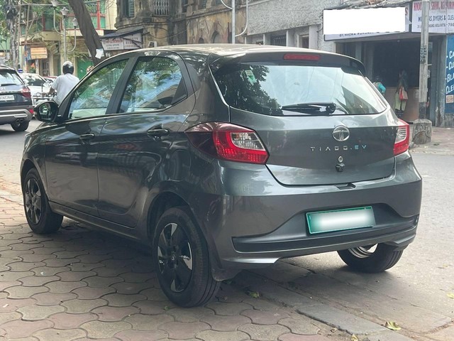 Second-hand 2021 Tata Nexon EV XZ Plus for sale in Kolkata-5