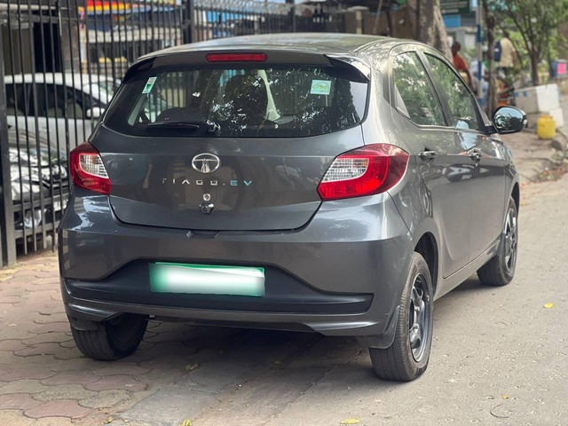 Second-hand 2021 Tata Nexon EV XZ Plus for sale in Kolkata-6
