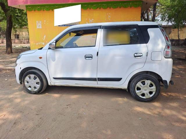 https://images10.gaadi.com/usedcar_image/4597125/original/processed_1582e89cf33c90a09934baea3d4c132f.jpeg?imwidth=6402