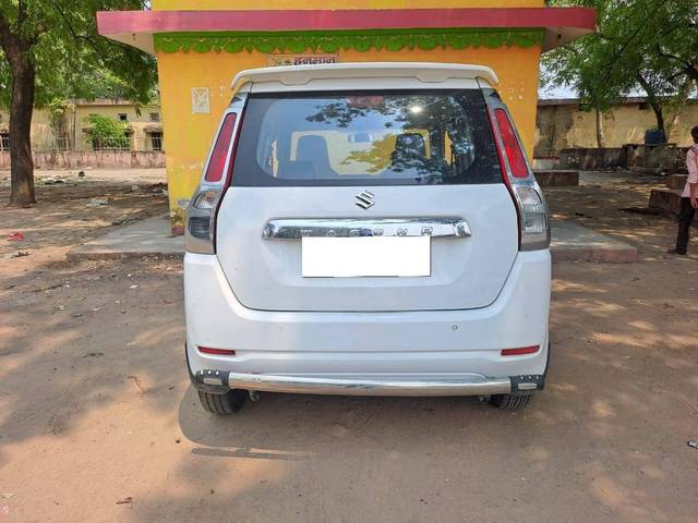 https://images10.gaadi.com/usedcar_image/4597125/original/processed_8c35fb4a9966dc25623b4dc31260415d.jpeg?imwidth=6401