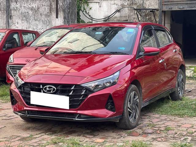 https://images10.gaadi.com/usedcar_image/4597138/original/processed_1126a2ec2237db082d6b80916a80129f.jpg?imwidth=6402