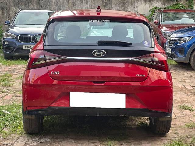 https://images10.gaadi.com/usedcar_image/4597138/original/processed_65767d375074e20470695c1fa636257b.jpg?imwidth=6401