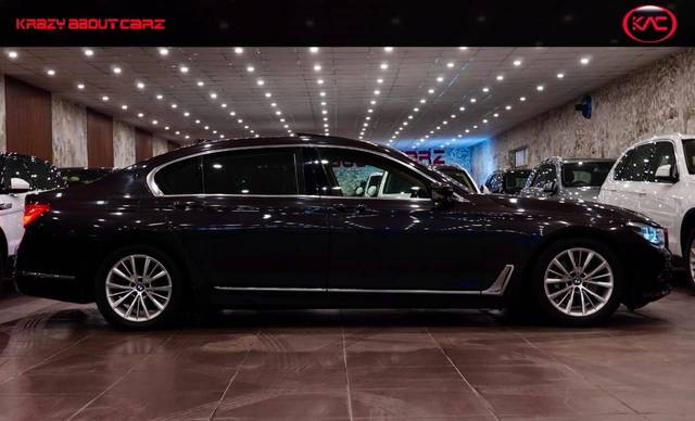 https://images10.gaadi.com/usedcar_image/4597141/original/processed_ea6ba3ab7aafcbe325cd3680ca815ae2.jpg?imwidth=6401