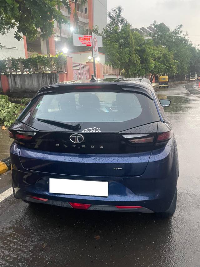 https://images10.gaadi.com/usedcar_image/4597142/original/processed_54500be997141f48d527d1c86b19d64f.jpg?imwidth=6401