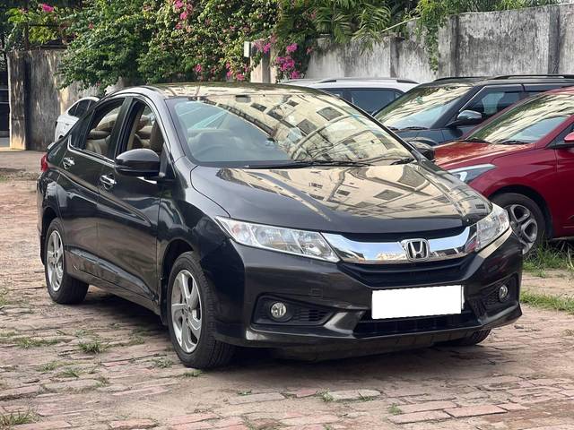 https://images10.gaadi.com/usedcar_image/4597146/original/processed_7e03cc194b6cc0ddd47e976d9fbc5db3.jpg?imwidth=6400