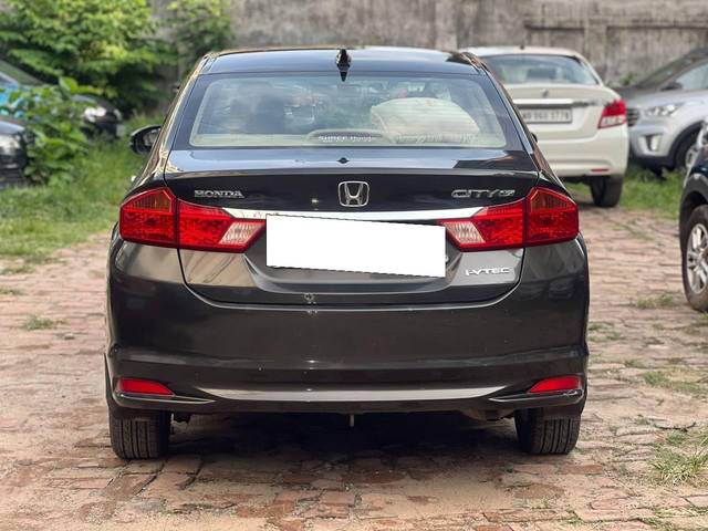 https://images10.gaadi.com/usedcar_image/4597146/original/processed_eb6218f8584b8e2008cda4b06b73fe2b.jpg?imwidth=6401