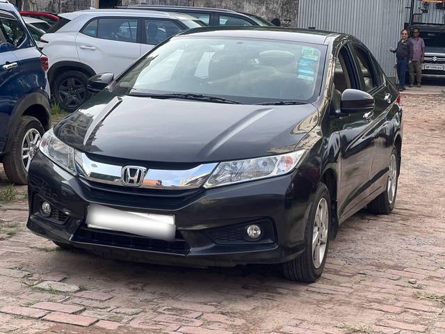 https://images10.gaadi.com/usedcar_image/4597146/original/processed_f848e60c71aab27fb02fb505c5535442.jpg?imwidth=6402