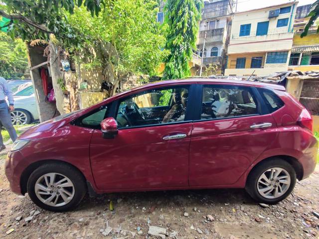 https://images10.gaadi.com/usedcar_image/4597152/original/6357b99c43e764d2e836d46d376f1b58.jpg?imwidth=6402