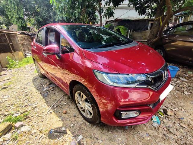 https://images10.gaadi.com/usedcar_image/4597152/original/processed_7e0e596912a2fcfb1a8e4fd4d93552a8.jpg?imwidth=6400