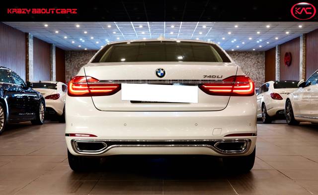 https://images10.gaadi.com/usedcar_image/4597157/original/processed_d05c7ed748eede7d573ca35d34882e37.jpg?imwidth=6402