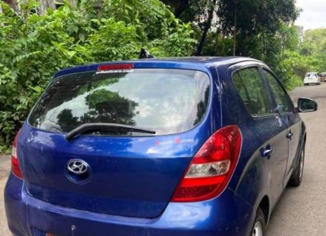 https://images10.gaadi.com/usedcar_image/4597167/original/processed_fa3bff445cb2e5178c65cc92879a4bea.jpeg?imwidth=6402