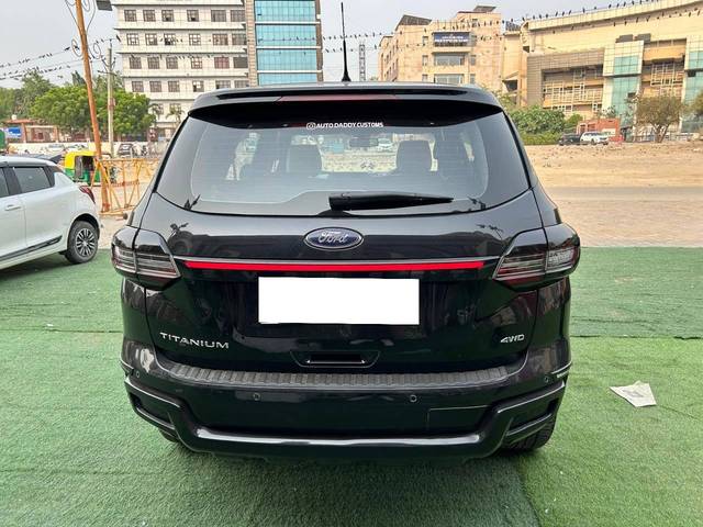 https://images10.gaadi.com/usedcar_image/4597174/original/processed_475e2f446bb95befd956d050b45db971.jpeg?imwidth=6401