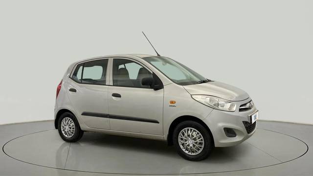 https://images10.gaadi.com/usedcar_image/4597182/original/6a4a1994fa4df771bd006713ac70a05c.jpg?imwidth=6400