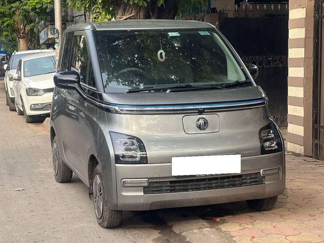 https://images10.gaadi.com/usedcar_image/4597186/original/processed_cceafde3138efdb21e68d9dd92714d97.jpg?imwidth=6400