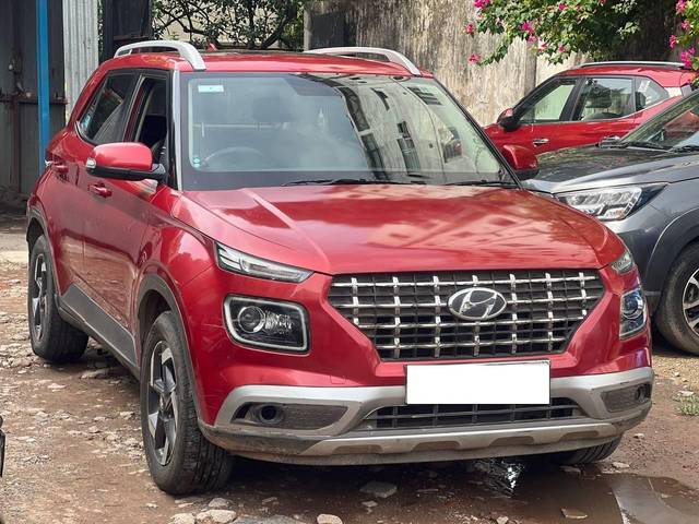https://images10.gaadi.com/usedcar_image/4597188/original/processed_a53b2f0a0df766c416e08a5164a8f0a2.jpg?imwidth=6400