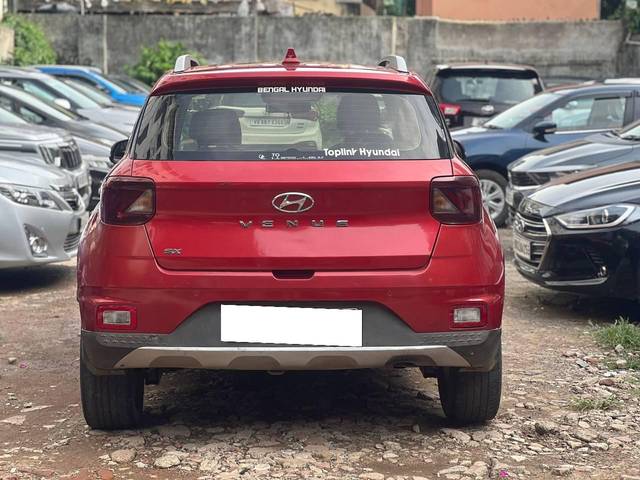 https://images10.gaadi.com/usedcar_image/4597188/original/processed_a6d089e96fe018757ad03460b33f484d.jpg?imwidth=6401