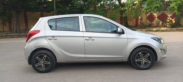 https://images10.gaadi.com/usedcar_image/4597237/original/a050c4081a9c702980f9ac25aeed701a.jpeg?imwidth=6401
