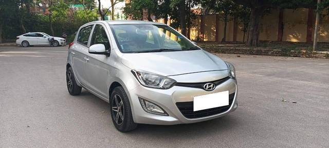 https://images10.gaadi.com/usedcar_image/4597237/original/processed_ef92077fd0d6738c602095123121f4e9.jpeg?imwidth=6400