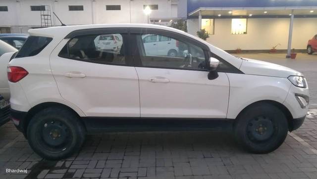 https://images10.gaadi.com/usedcar_image/4597239/original/processed_f020c310-941d-4585-a4eb-789b4c3b8cac.jpg?imwidth=6401