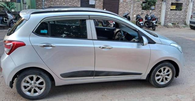 https://images10.gaadi.com/usedcar_image/4597241/original/processed_ea2b4b6f9b1a6ac1023cbe6d3cd73df1.jpg?imwidth=6402