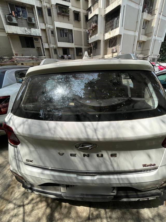 https://images10.gaadi.com/usedcar_image/4597245/original/processed_f4d340a8054b34b9d73921fd512b9739.jpg?imwidth=6401