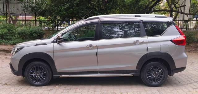 https://images10.gaadi.com/usedcar_image/4597258/original/processed_9cd8625eb0e5f62e5c132c6f29298be2.jpg?imwidth=6402
