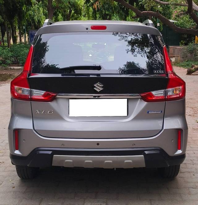 https://images10.gaadi.com/usedcar_image/4597258/original/processed_b8ee3b535c870318fc36e5aded884cfd.jpg?imwidth=6401