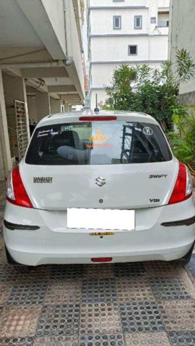 https://images10.gaadi.com/usedcar_image/4597259/original/processed_53d96332-964d-4fd6-8ffc-0c39d494d858.jpg?imwidth=6400