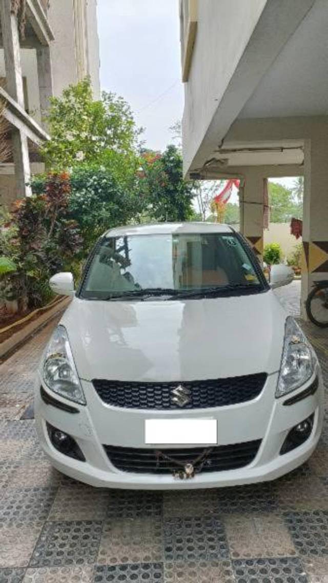 https://images10.gaadi.com/usedcar_image/4597259/original/processed_b08f0765-7916-4e5d-a0f0-5115ed9311ca.jpg?imwidth=6402
