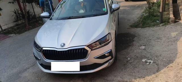 https://images10.gaadi.com/usedcar_image/4597261/original/processed_f2035ab9-9510-4b15-8f3c-e3d98182b4b9.jpeg?imwidth=6400