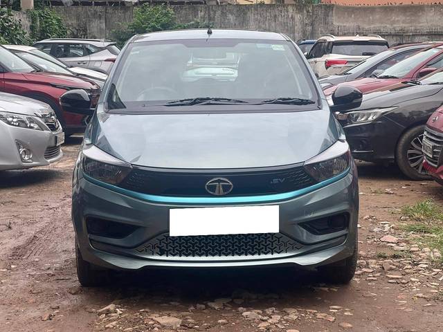 https://images10.gaadi.com/usedcar_image/4597262/original/processed_096fb6c4734606a6a02cbbb6bf45a7cb.jpg?imwidth=6400
