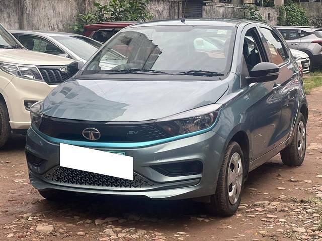 https://images10.gaadi.com/usedcar_image/4597262/original/processed_5feb0aa2391a36eb9ccaf6c43f647c56.jpg?imwidth=6402