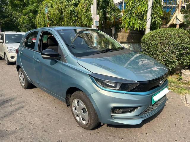 https://images10.gaadi.com/usedcar_image/4597262/original/processed_c56f311b545c7a87f9f7deedcb185fd1.jpg?imwidth=6400