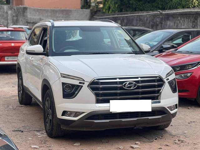 https://images10.gaadi.com/usedcar_image/4597267/original/processed_28f3f5828a6d127ff5d28a76095b8945.jpg?imwidth=6400